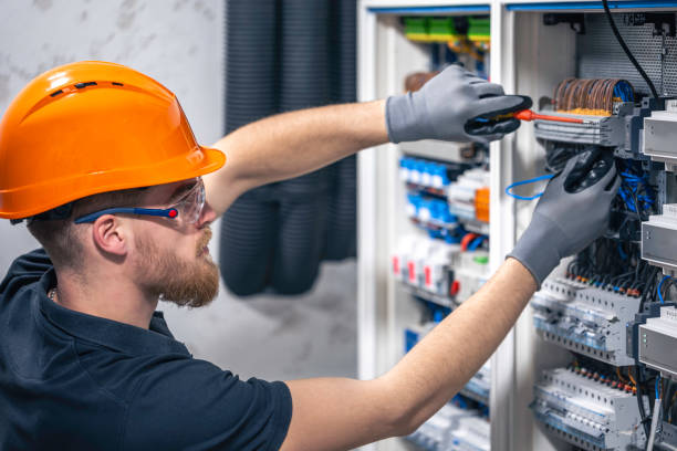 Best Electrical Contractors for Businesses  in Alamogordo, NM